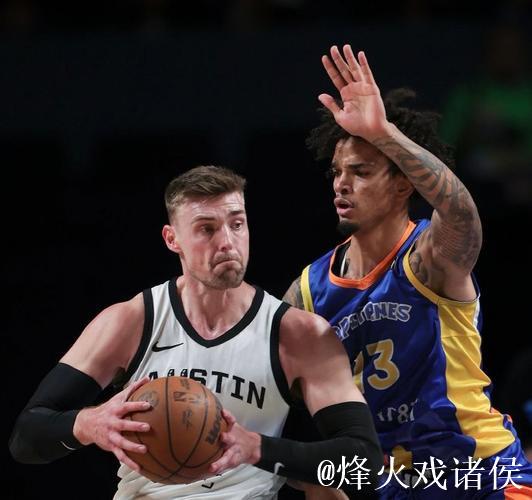 埃尔弗里德-佩顿加盟马刺发展联盟的附属球队奥斯汀马刺队