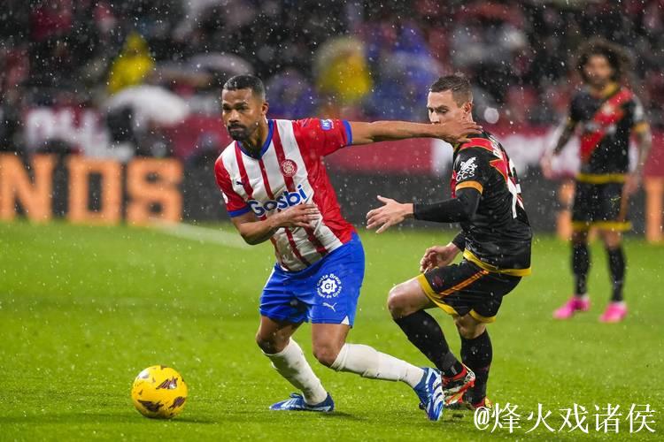 马卡:因暴雨推迟的莱万特vs黄潜可能安排至1月7日或8日举行 马卡:因暴雨推迟的莱万特vs黄潜可能安排至1月7日或8日举行