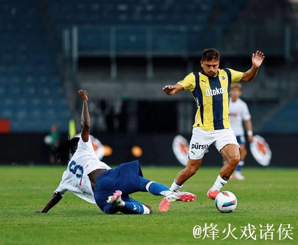 欧冠资格赛:费内巴切5-2力克费耶诺德 总比分6-4艰难挺进下一轮 欧冠资格赛:费内巴切5-2力克费耶诺德 总比分6-4艰难挺进下一轮